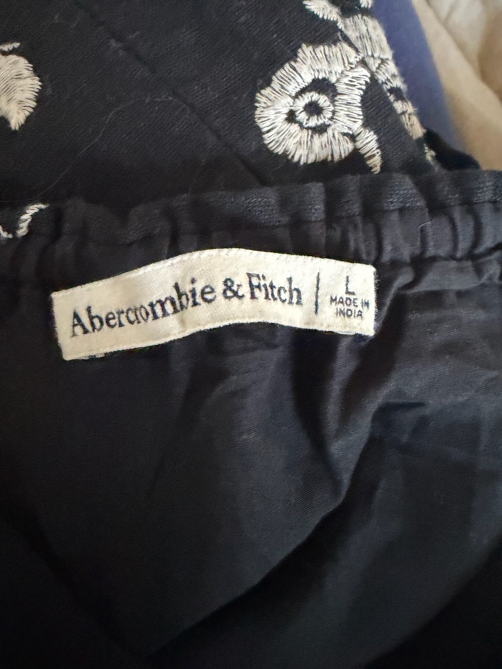 Abercrombie & Fitch Black Dress with White Floral Embroidery - Picture 4 of 4